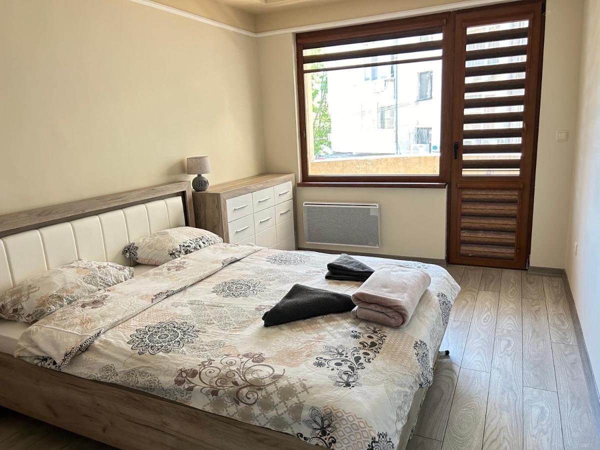 Apartament Deluxe Karina-Free Parking Burgas Stad Buitenkant foto