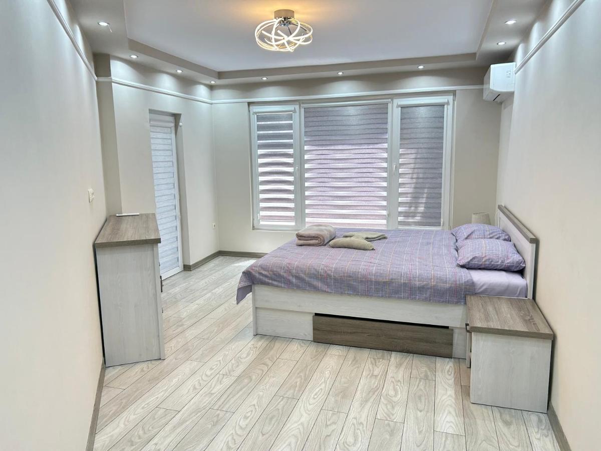 Apartament Deluxe Karina-Free Parking Burgas Stad Buitenkant foto