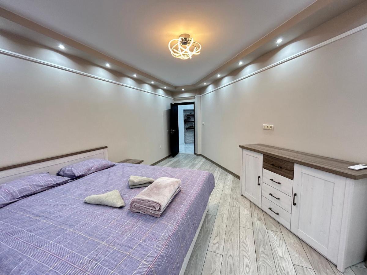 Apartament Deluxe Karina-Free Parking Burgas Stad Buitenkant foto