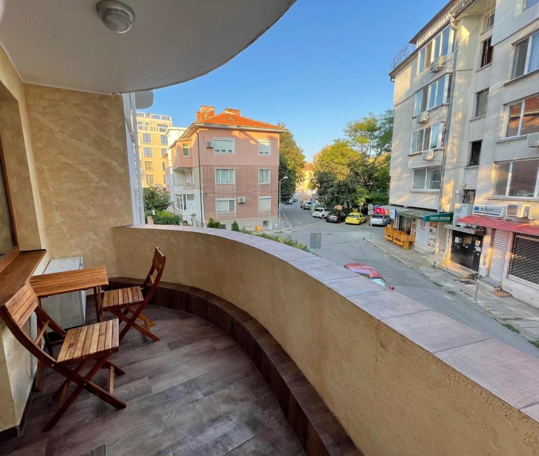 Apartament Deluxe Karina-Free Parking Burgas Stad Buitenkant foto
